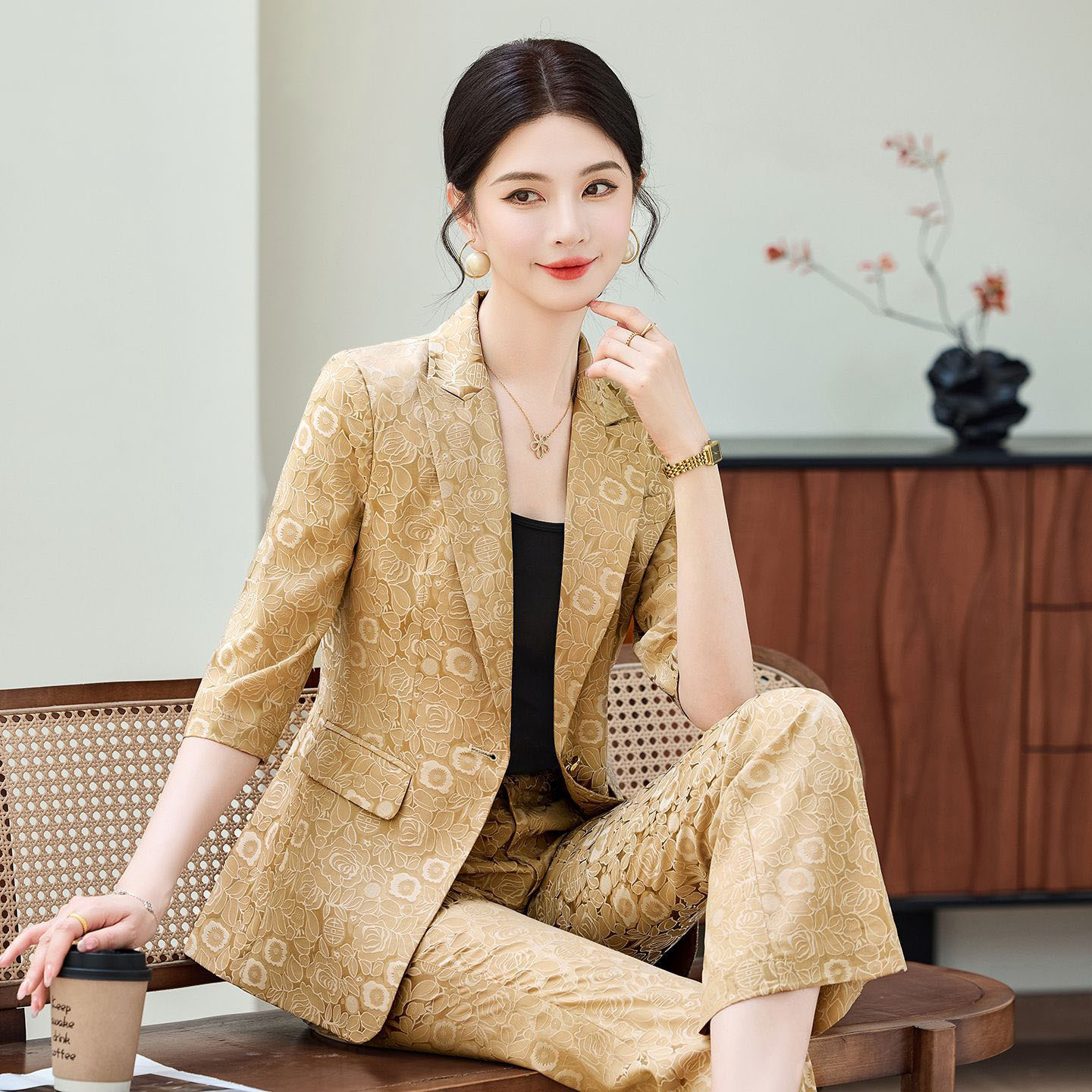 Women Formal Wear Blazers - Modischer Aprikosenfarbener Halbarm-Businessanzug für Damen, Neu