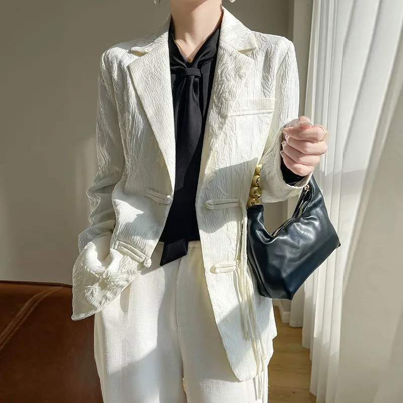 Women Formal Wear Blazers - Damen-Blazer in Weiß mit Strukturierung, Reverskragen,