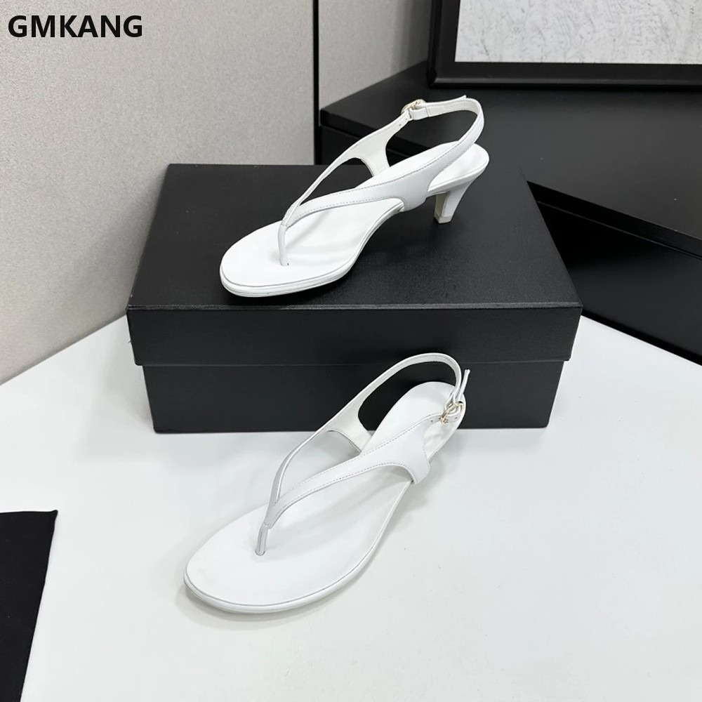 Damen-Sandalen mit V-förmiger  – Kitten Heel Women Bewertung und Preis