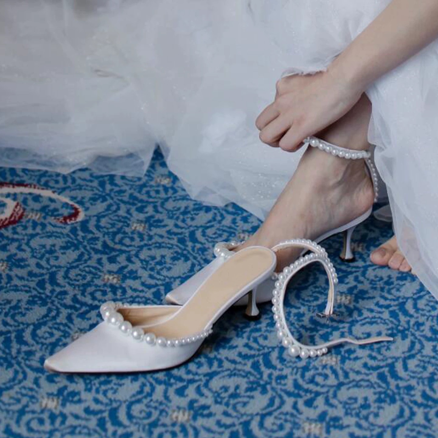 Damen Weiße Leder Spitze Kitte – Kitten Heel Women Bewertung und Preis